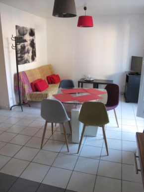 Apparte Cosy Avec Terrasse Et Parking, Dinan